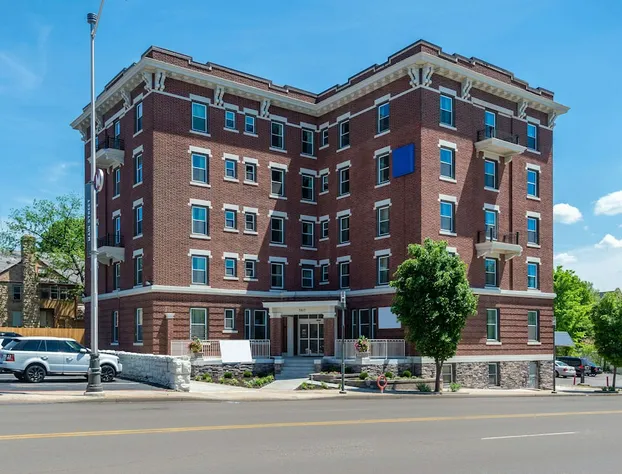 Quality Inn & Suites Kansas City Downtown hotel detail image 1
