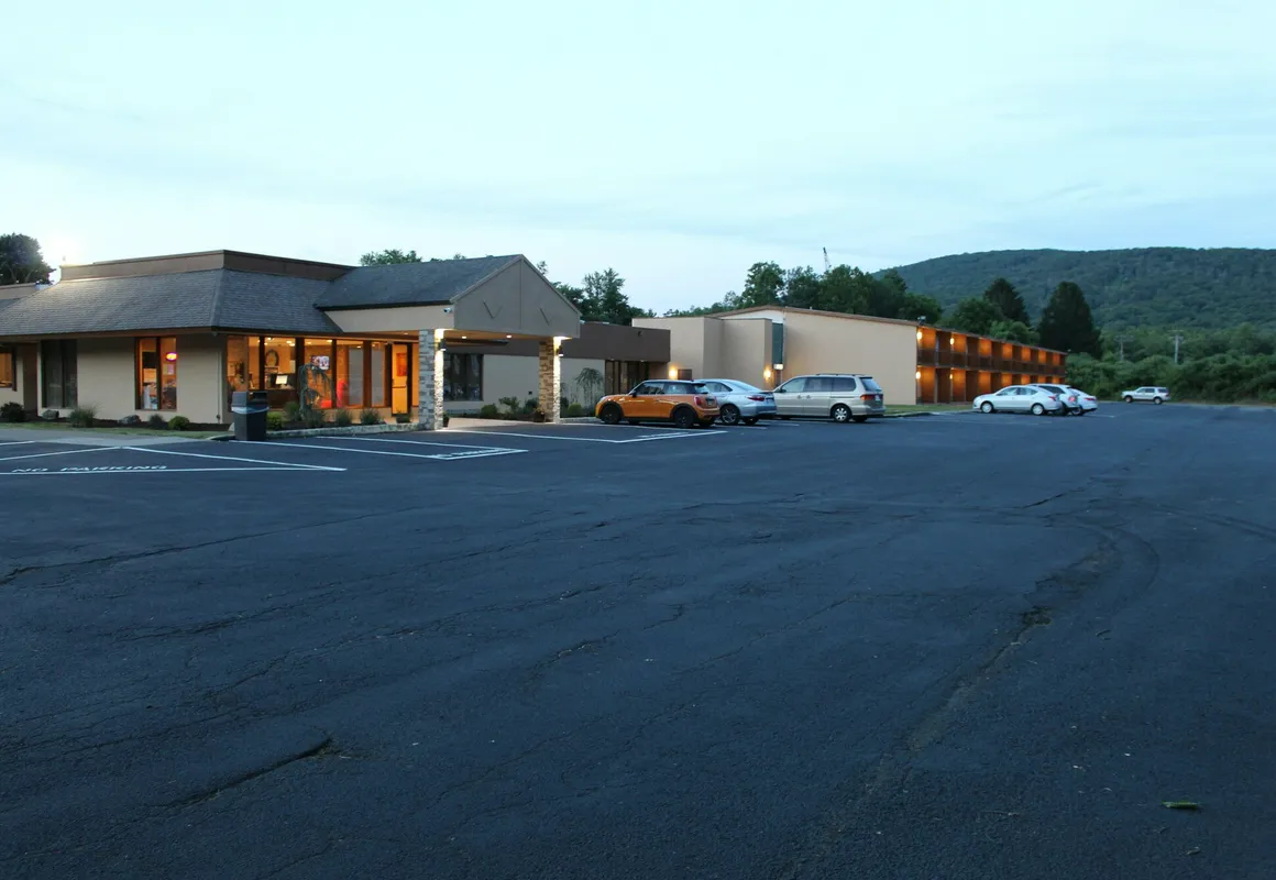 Rodeway Inn And Suites Stroudsburg - Poconos hotel hero