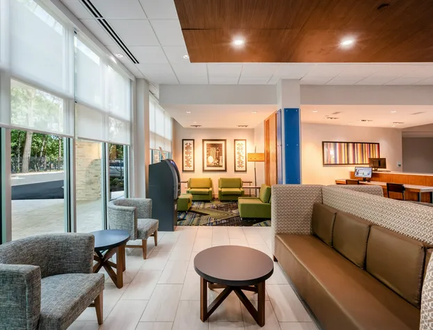 Holiday Inn Express & Suites Atlanta Airport NE - Hapeville by IHG hotel detail image 2