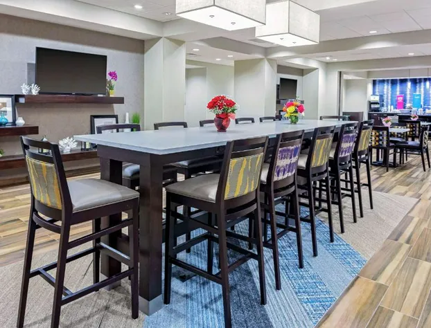 Hampton Inn Cranbury hotel detail image 3