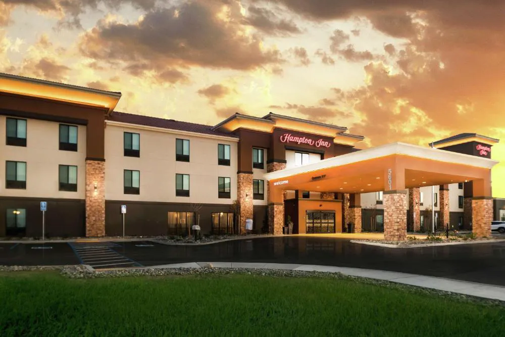 Hampton Inn Arvin Tejon Ranch hotel hero