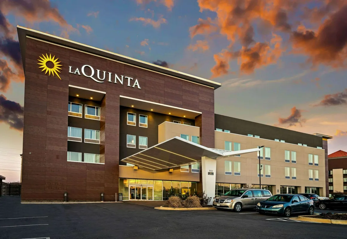 La Quinta Inn & Suites by Wyndham Tuscaloosa University hotel hero