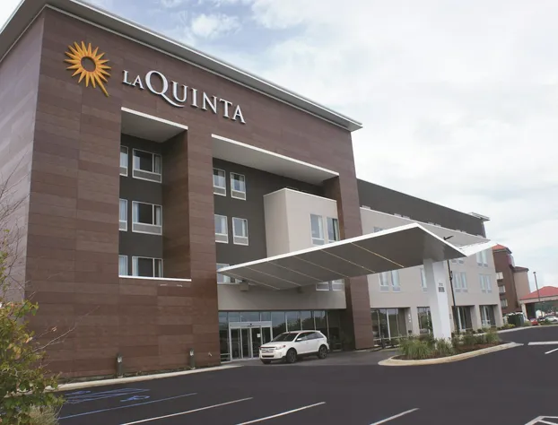 La Quinta Inn & Suites by Wyndham Tuscaloosa University hotel detail image 2
