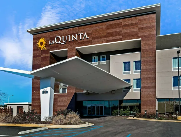 La Quinta Inn & Suites by Wyndham Tuscaloosa University hotel detail image 3