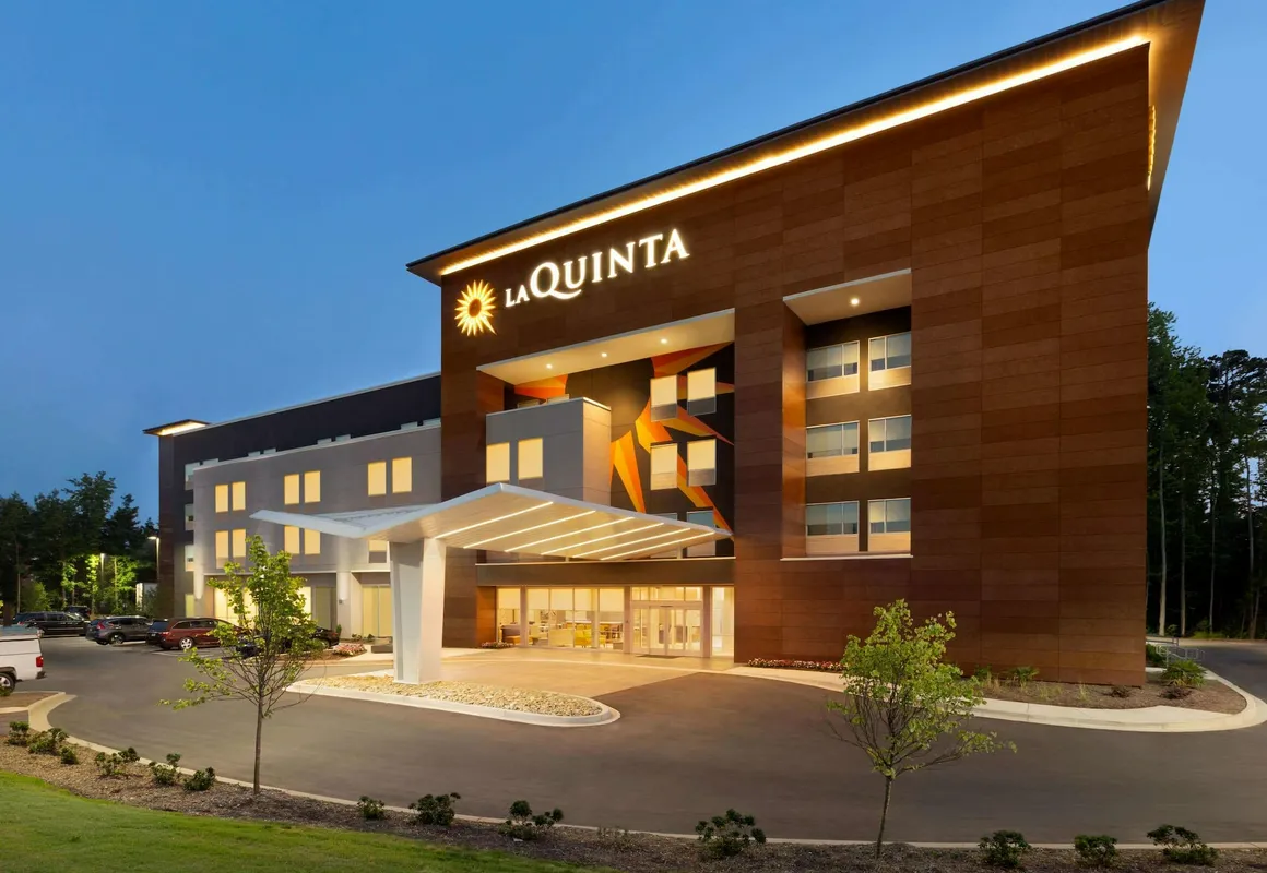 La Quinta Inn & Suites by Wyndham Rock Hill hotel hero