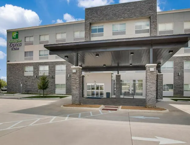Holiday Inn Express & Suites Denton South by IHG hotel detail image 3