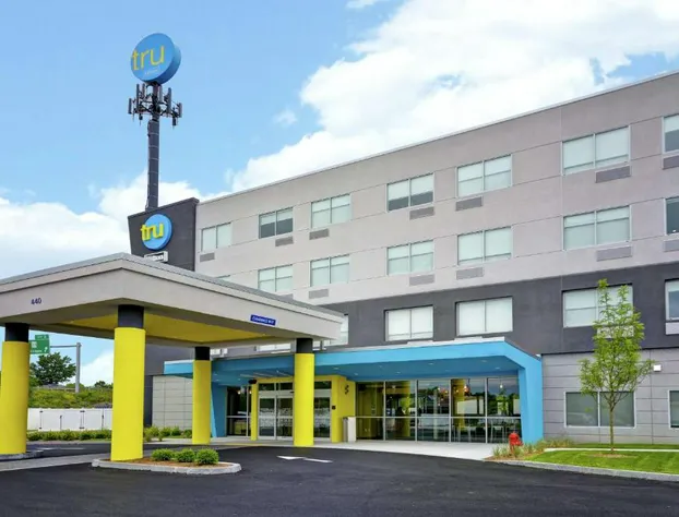 Tru by Hilton Chicopee Springfield hotel detail image 1