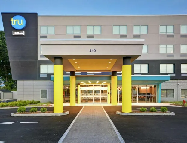 Tru by Hilton Chicopee Springfield hotel detail image 2