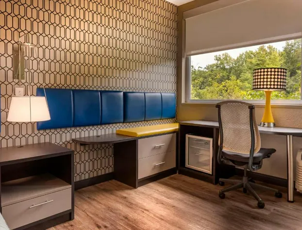 GLō Hotel Asheville-Blue Ridge Parkway hotel detail image 4