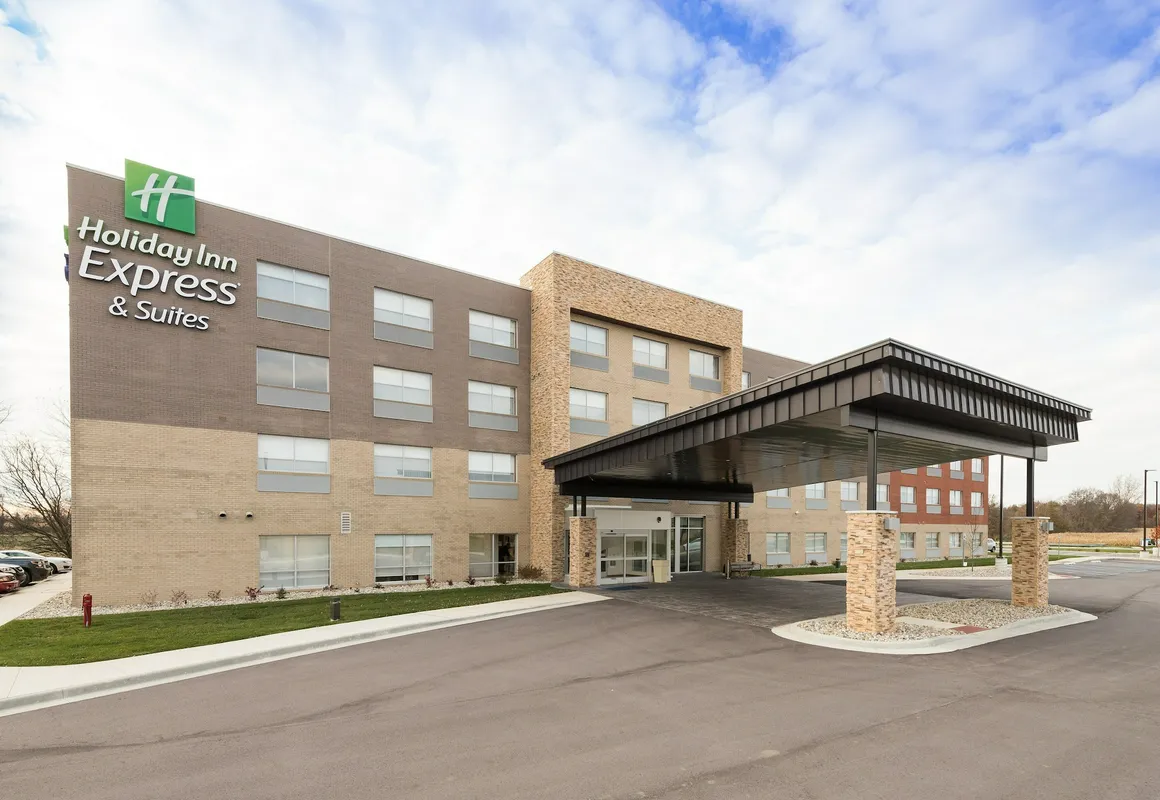 Holiday Inn Express & Suites Auburn by IHG hotel hero