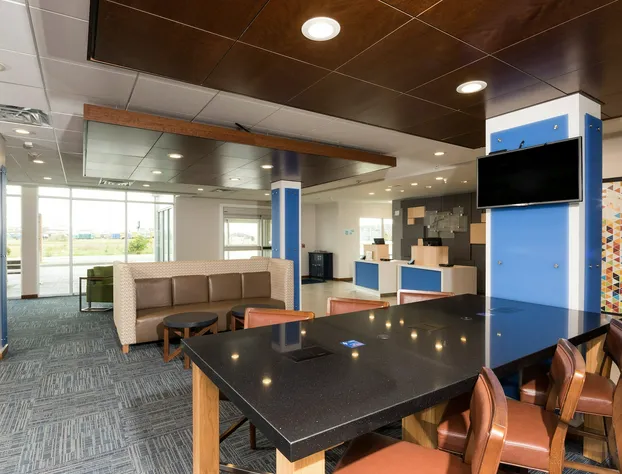 Holiday Inn Express & Suites Auburn by IHG hotel detail image 3