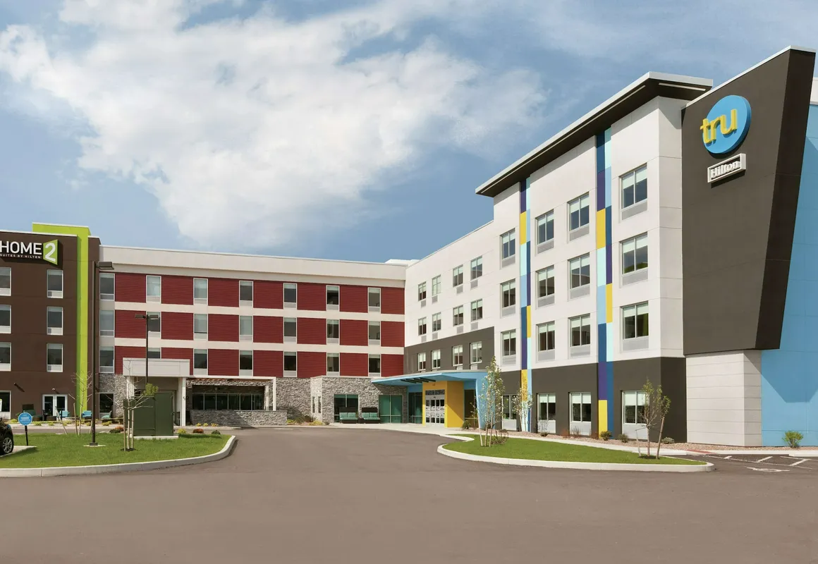 Tru by Hilton Williamsville Buffalo Airport hotel hero