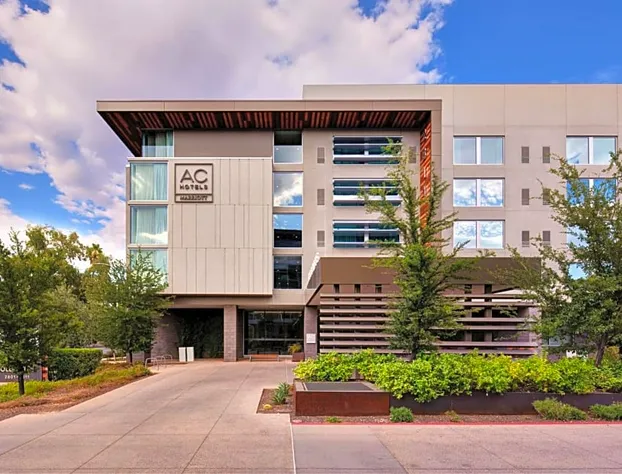 AC Hotel by Marriott Phoenix Biltmore hotel detail image 1
