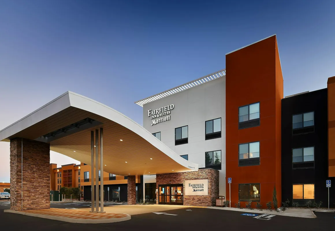 Fairfield Inn&Suite by Marriott Fresno Yosemite Intl Airport hotel hero