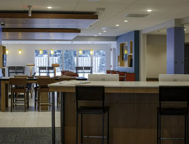 Holiday Inn Express & Suites Tonawanda - Buffalo Area by IHG hotel detail image 4