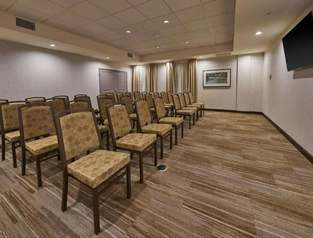 Hampton Inn & Suites Roseburg hotel detail image 4