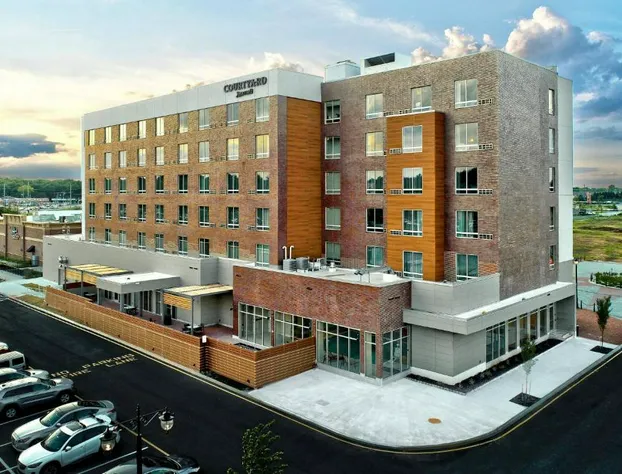 Courtyard by Marriott North Brunswick hotel detail image 1