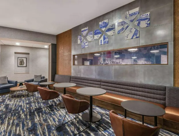 Hampton Inn & Suites Fort Wayne Downtown hotel detail image 4