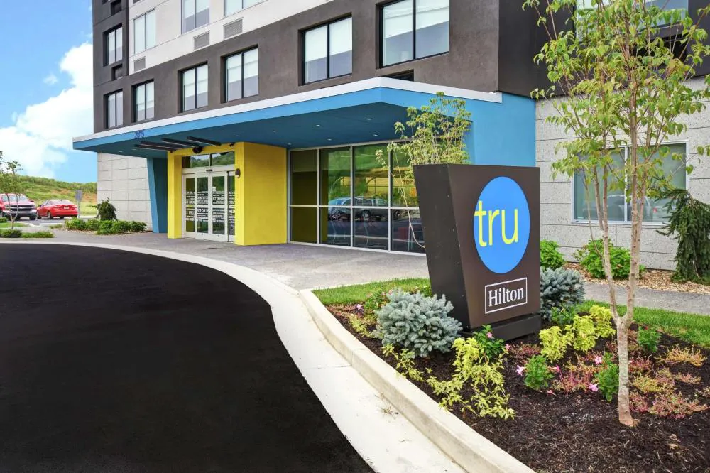 Tru by Hilton Pigeon Forge, TN hotel hero