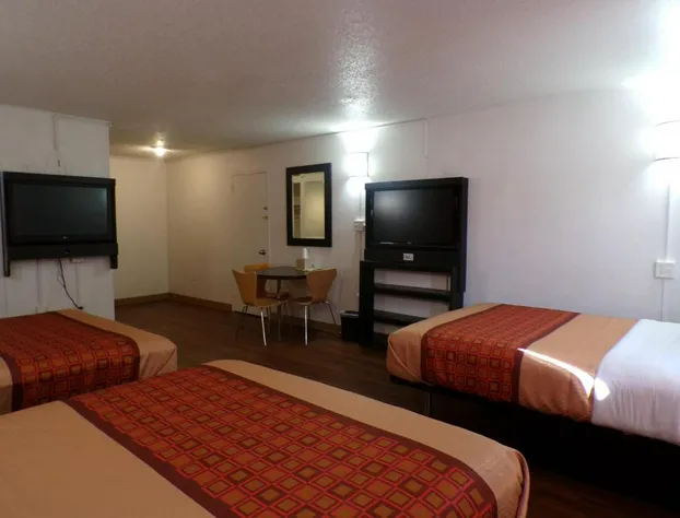 Regal 8 Inn & Suites hotel detail image 1