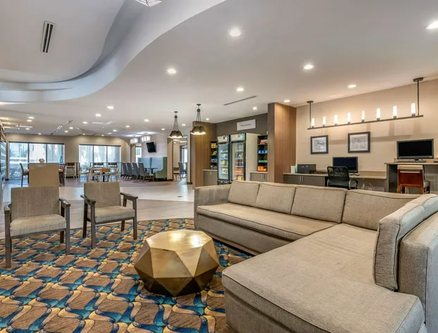 Comfort Suites Fort Lauderdale Airport & Cruise Port hotel detail image 4