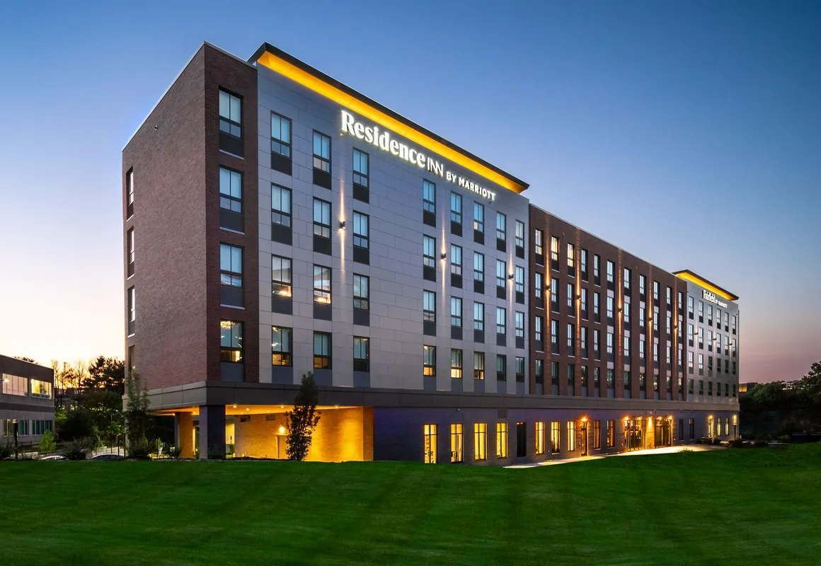 Fairfield Inn & Suites by Marriott Boston Waltham hotel hero