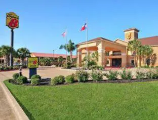 SureStay Plus Hotel by Best Western Alvin hotel detail image 1