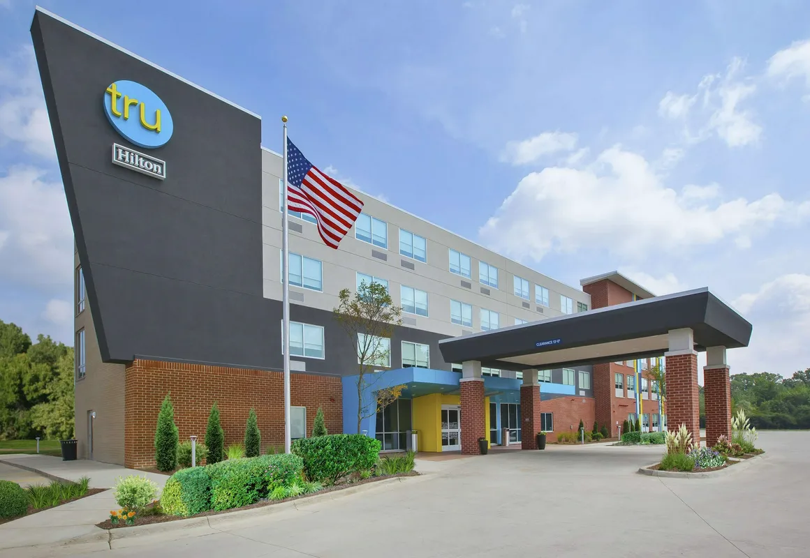 Tru by Hilton Jackson, MI hotel hero