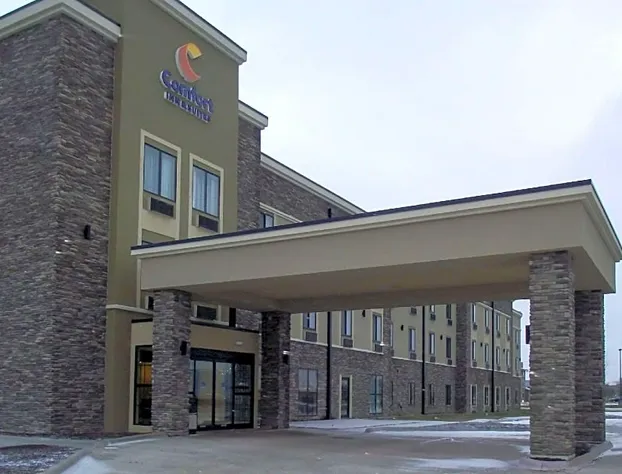 Comfort Inn & Suites Cedar Rapids CID Eastern Iowa Airport hotel detail image 1