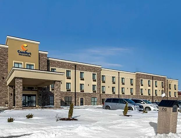 Comfort Inn & Suites Cedar Rapids CID Eastern Iowa Airport hotel detail image 2