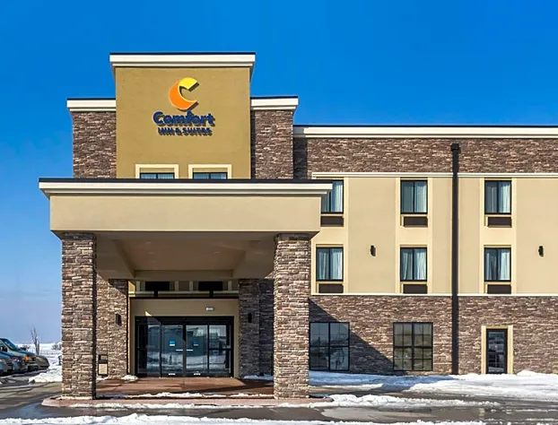 Comfort Inn & Suites Cedar Rapids CID Eastern Iowa Airport hotel detail image 3