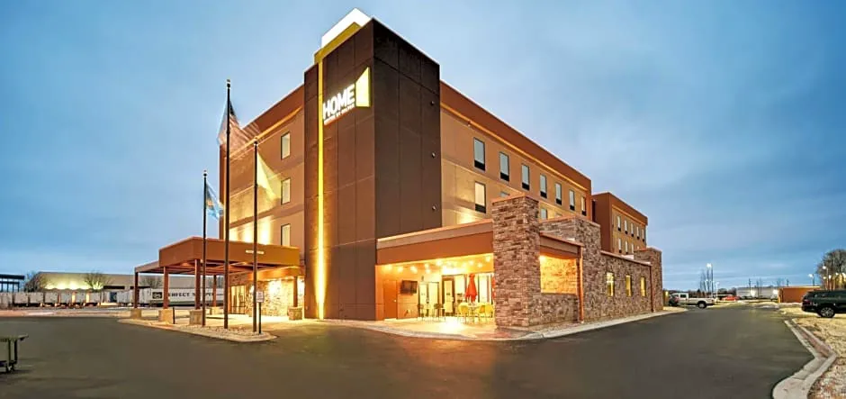 Home2 Suites by Hilton Beloit hotel hero