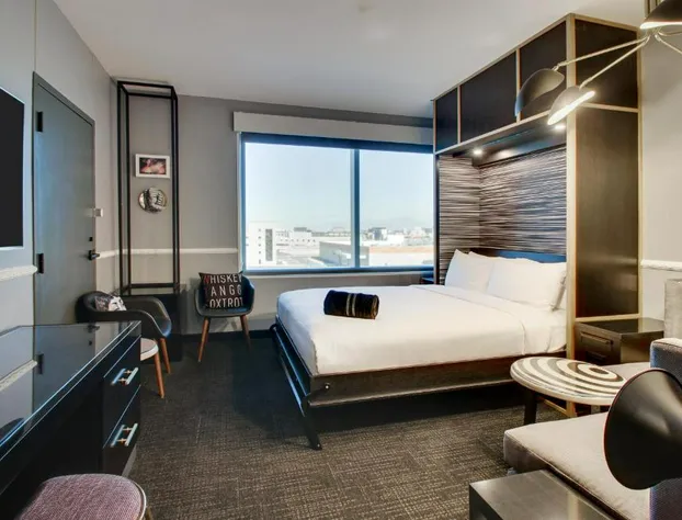 The Rose Chicago, Tapestry Collection by Hilton hotel detail image 3