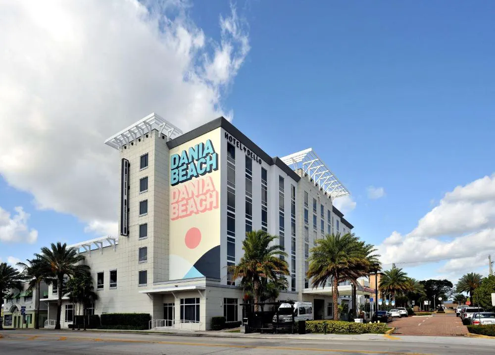Hotel Dello Ft Lauderdale Airport, Tapestry Collection by Hilton hotel hero