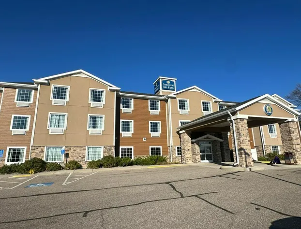 Cobblestone Hotel & Suites - Hutchinson hotel detail image 1