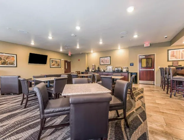 Cobblestone Hotel & Suites - Hutchinson hotel detail image 3