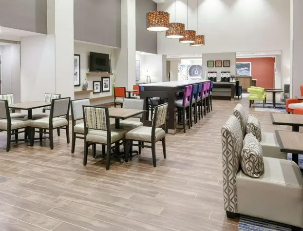 Hampton Inn & Suites Overland Park South hotel detail image 3