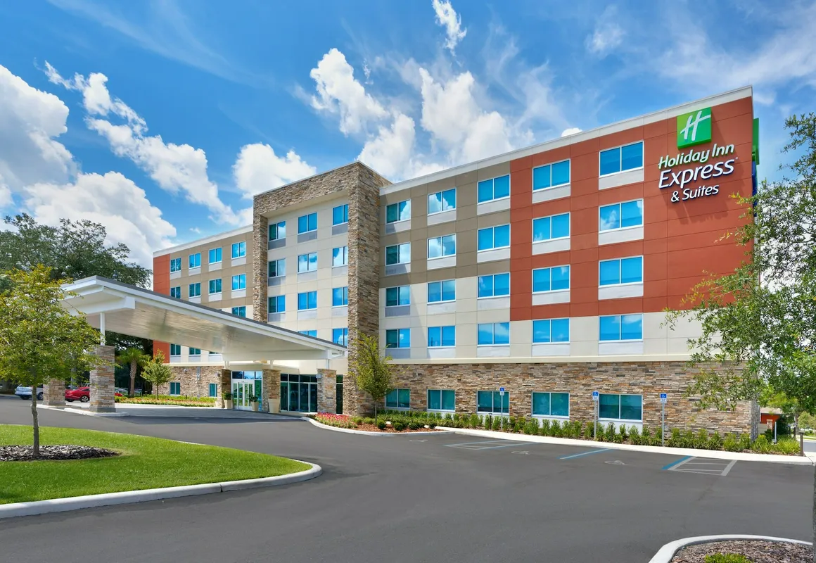 Holiday Inn Express & Suites Gainesville I-75 by IHG hotel hero
