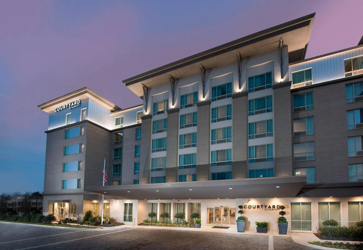 Courtyard by Marriott Atlanta Alpharetta/Avalon Area hotel hero
