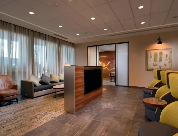 Courtyard by Marriott Atlanta Alpharetta/Avalon Area hotel detail image 3