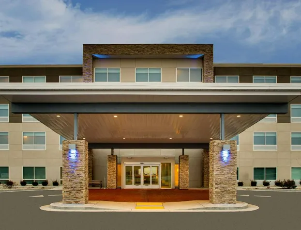 Holiday Inn Express & Suites Mt Sterling North by IHG hotel detail image 3