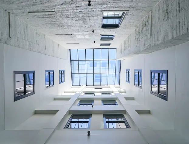 Hotel Savoy Kansas City, Tapestry Collection by Hilton hotel detail image 1