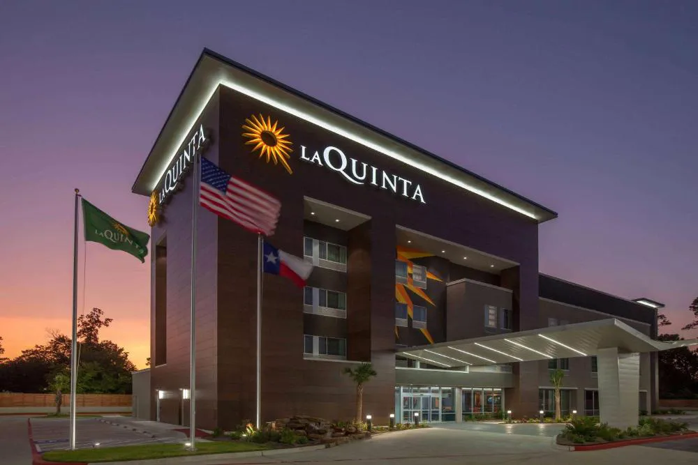 La Quinta Inn & Suites by Wyndham Houston East at Sheldon Rd hotel hero