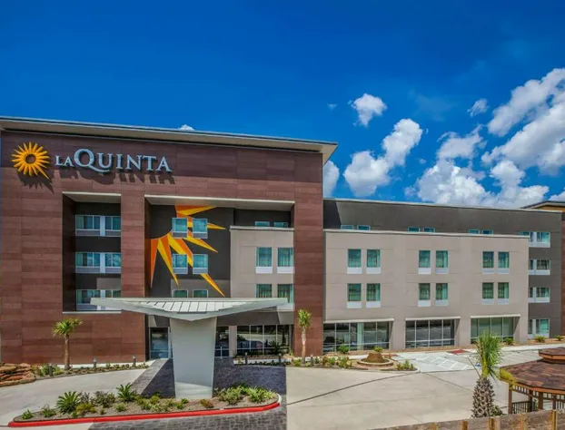 La Quinta Inn & Suites by Wyndham Houston East at Sheldon Rd hotel detail image 1