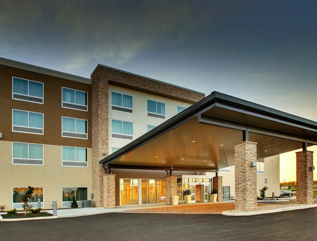 Holiday Inn Express & Suites Findlay North by IHG hotel detail image 1