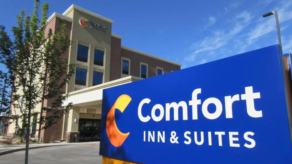 Comfort Inn & Suites Boise Airport hotel hero