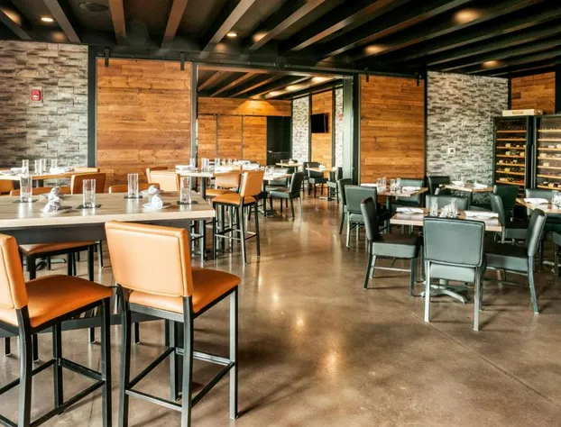 Cobblestone Hotel & Suites - Appleton International Airport hotel detail image 4