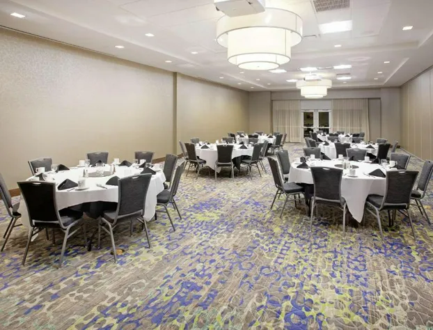 Hilton Garden Inn Omaha Aksarben Village hotel detail image 1