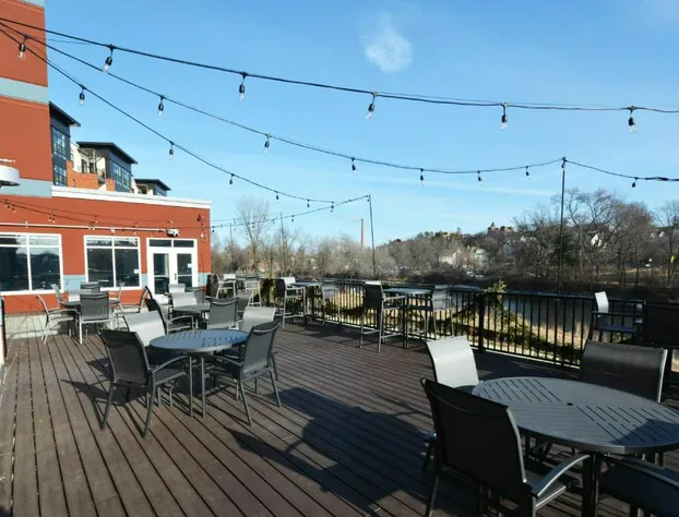 Fairfield Inn and Suites by Marriott Northfield hotel detail image 1