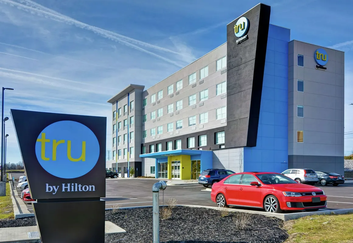 Tru by Hilton Richmond hotel hero